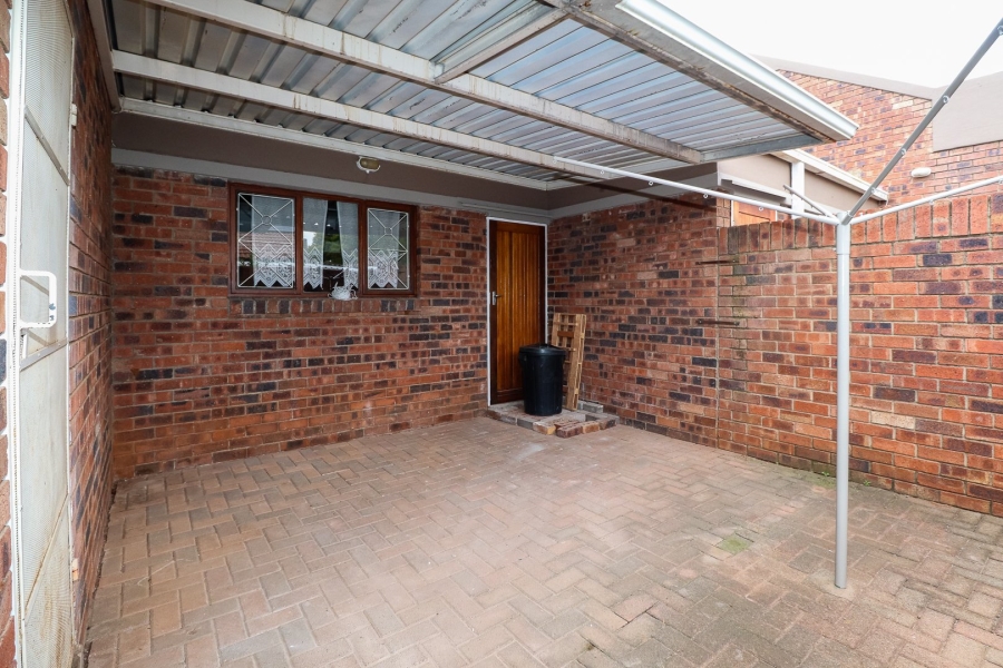 3 Bedroom Property for Sale in Flamwood North West